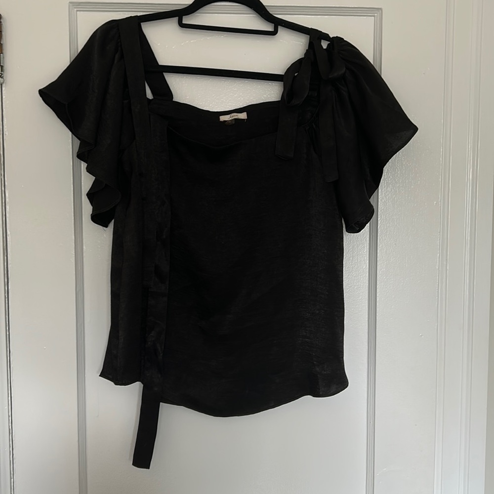 Soprano satin top